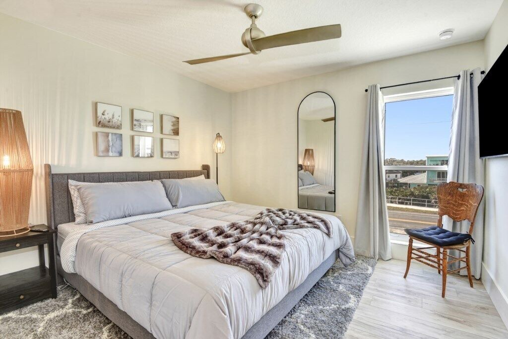 Photo of Others in Painters Walk