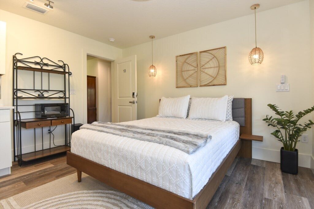 Photo of Others in Painters Walk