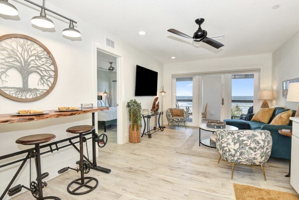 Photo of Others in Painters Walk