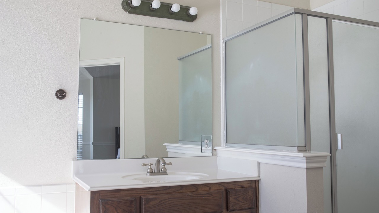 Photo of Bathroom in Clodine