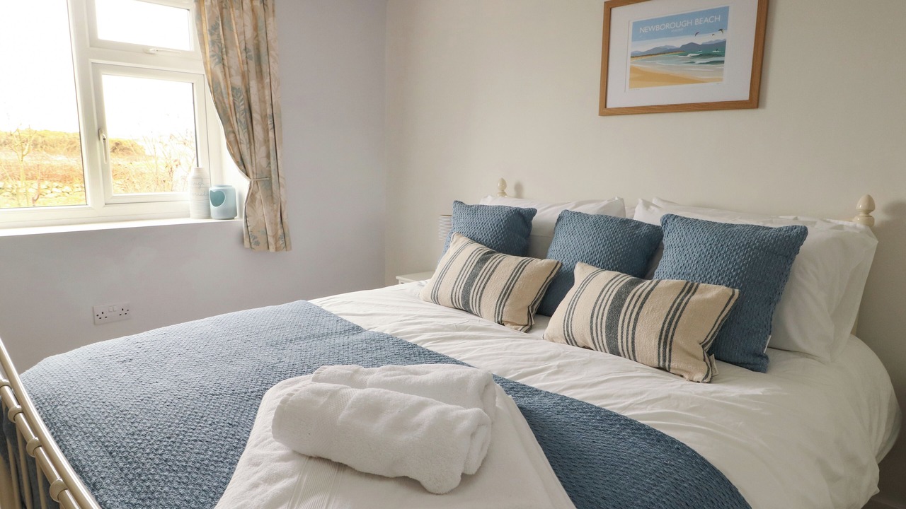 Photo of Bedroom in Llanfaelog