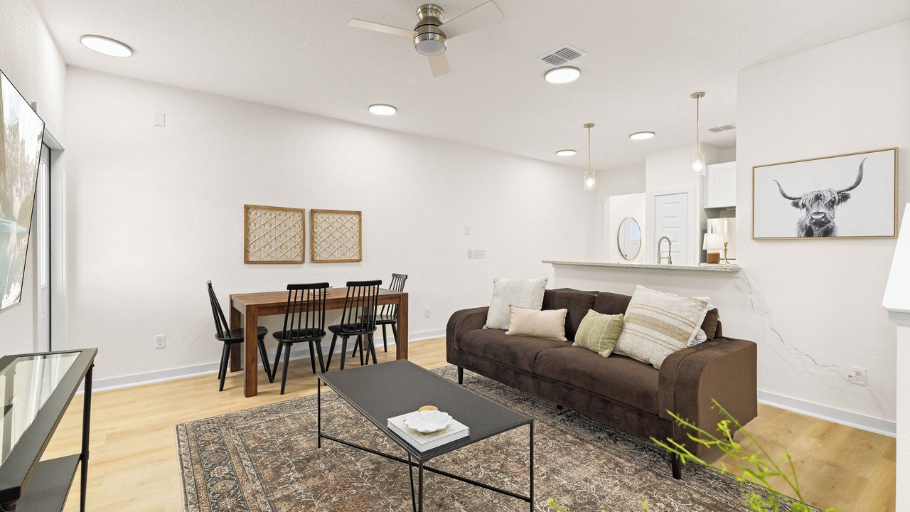 Photo of Livingroom in Castroville