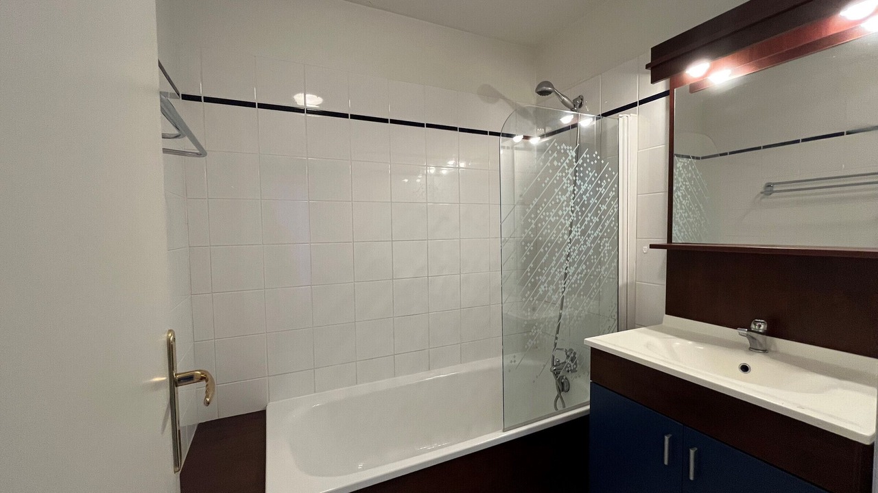 Photo of Bathroom in La Roche-Posay