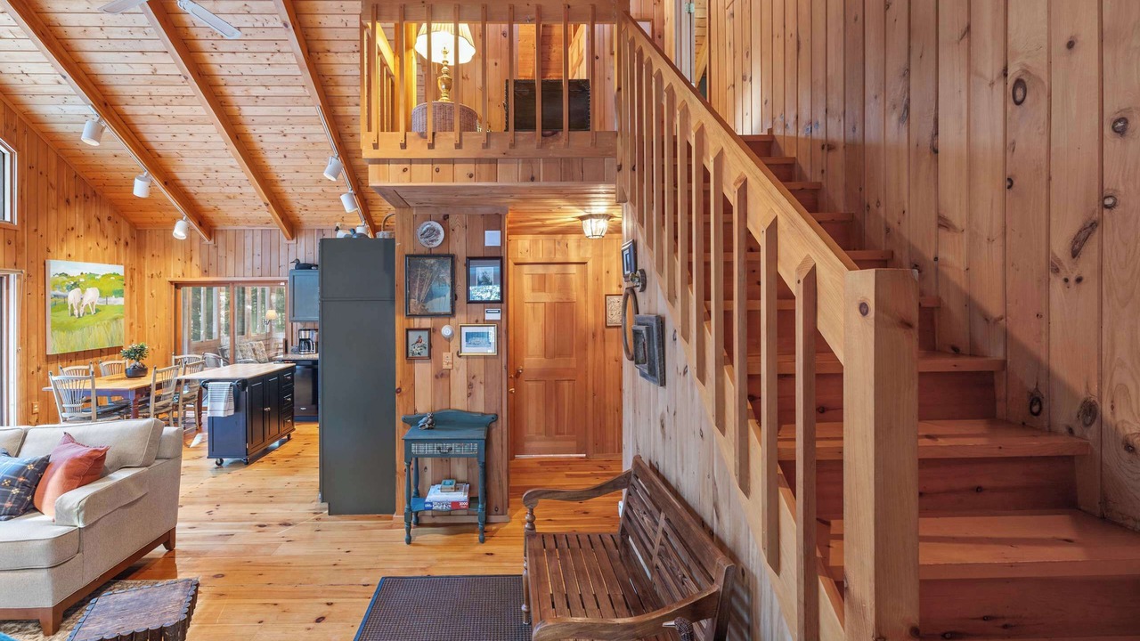 Photo of Livingroom in Becket