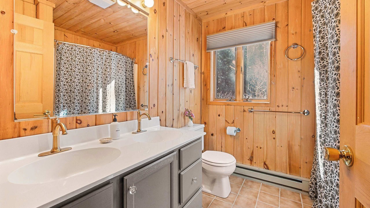 Photo of Bathroom in Becket