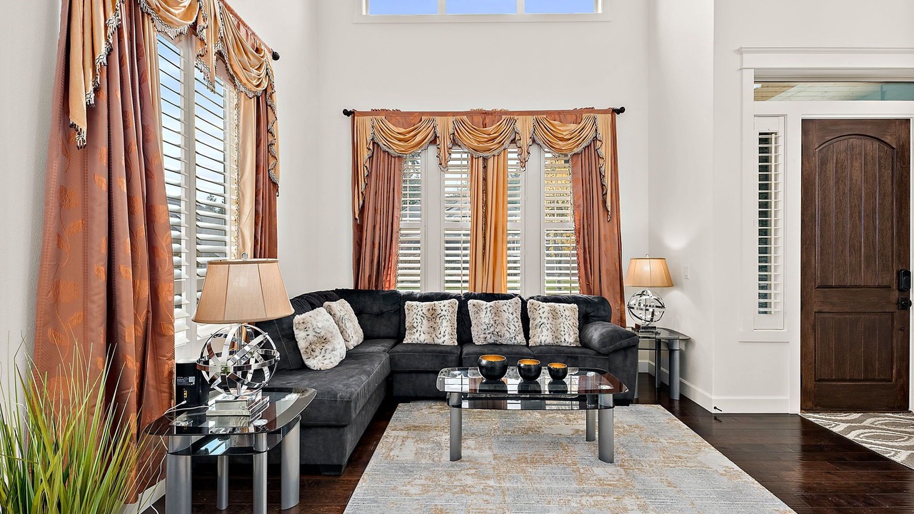Photo of Livingroom in Port Orchard