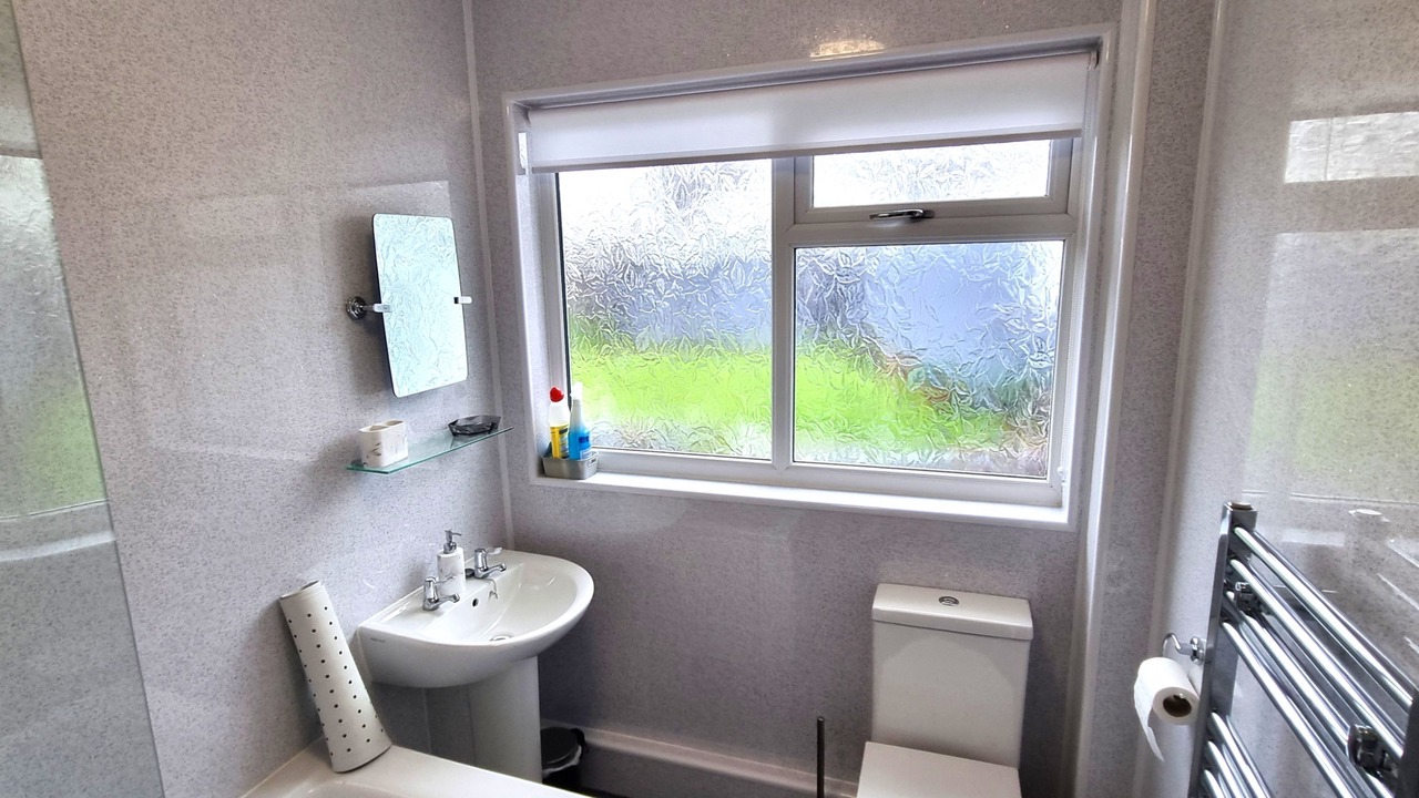 Photo of Bathroom in Goonhavern