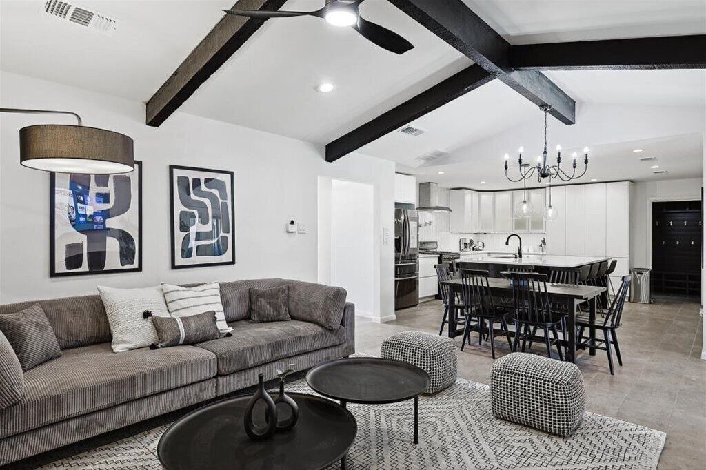 Photo of Livingroom in DeSoto