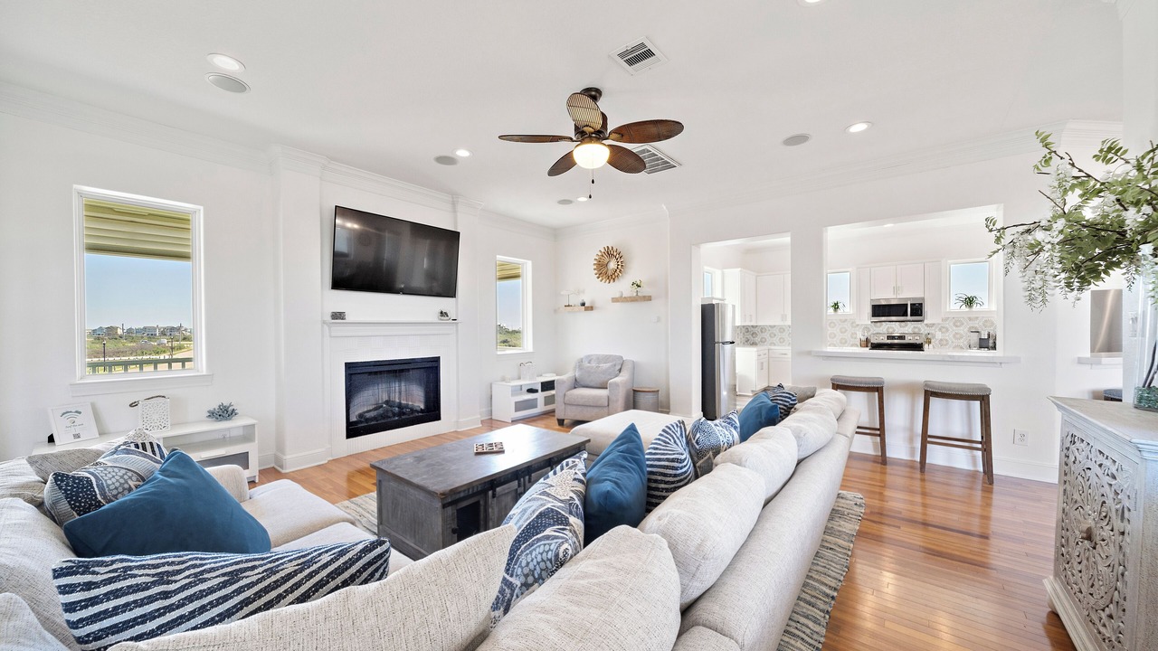 Photo of Livingroom in Red Fish Cove