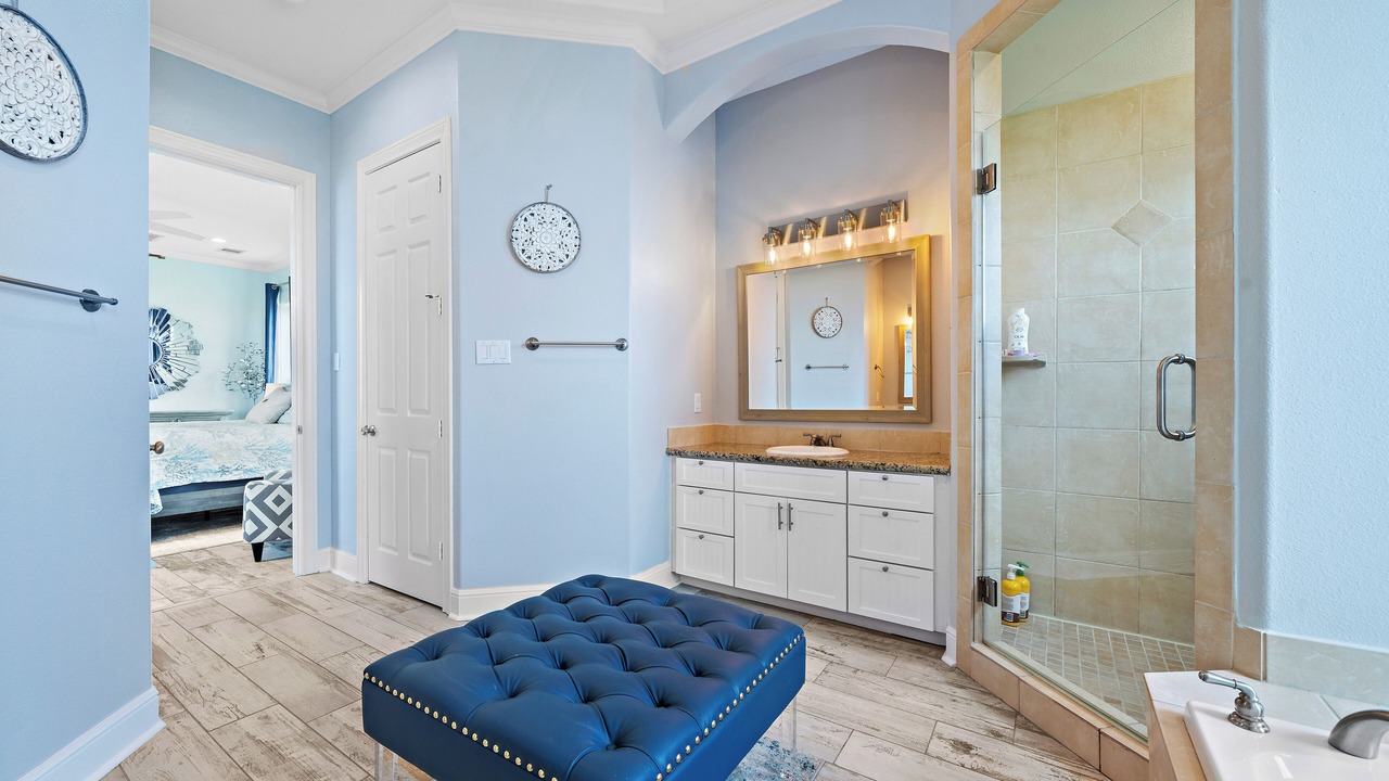 Photo of Bathroom in Red Fish Cove