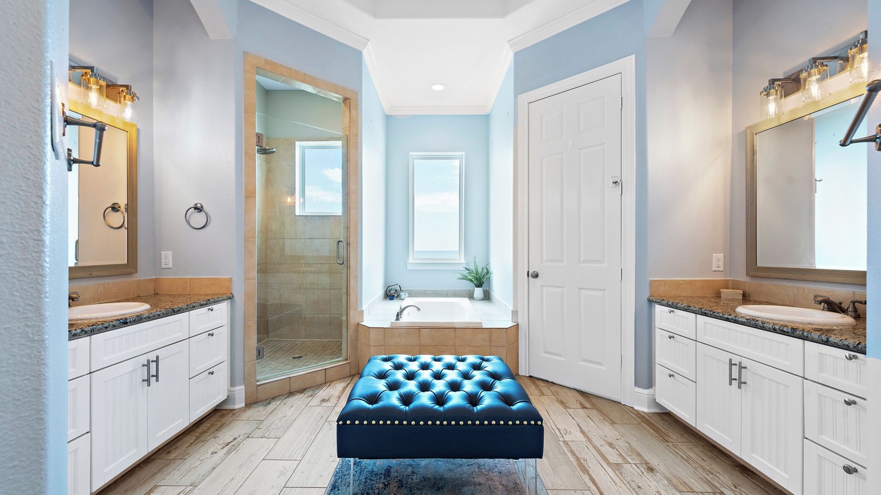 Photo of Bathroom in Red Fish Cove