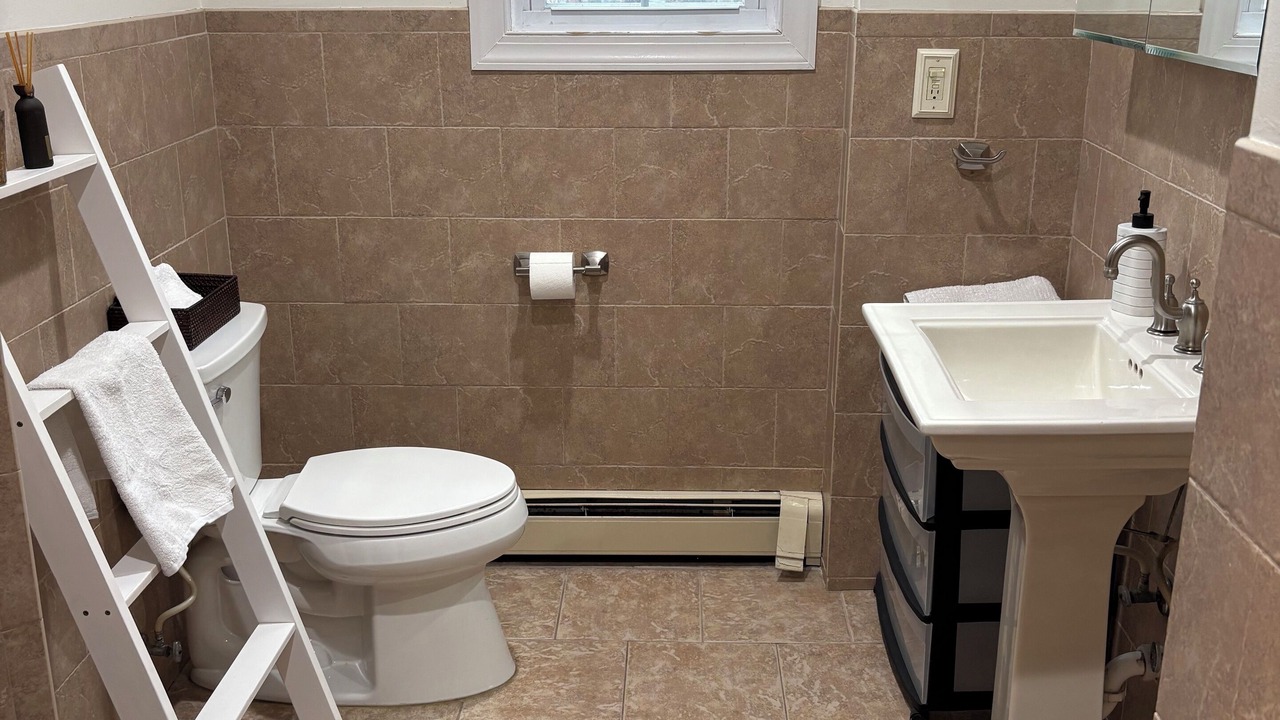 Photo of Bathroom in Union City