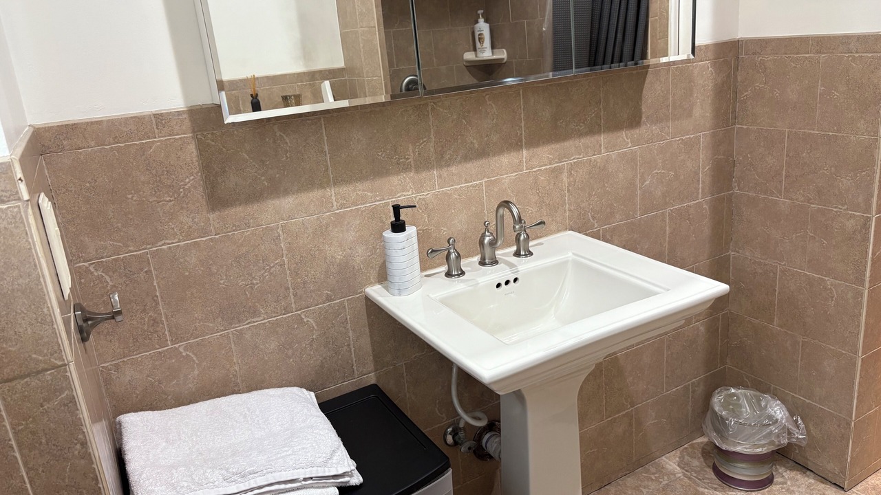 Photo of Bathroom in Union City