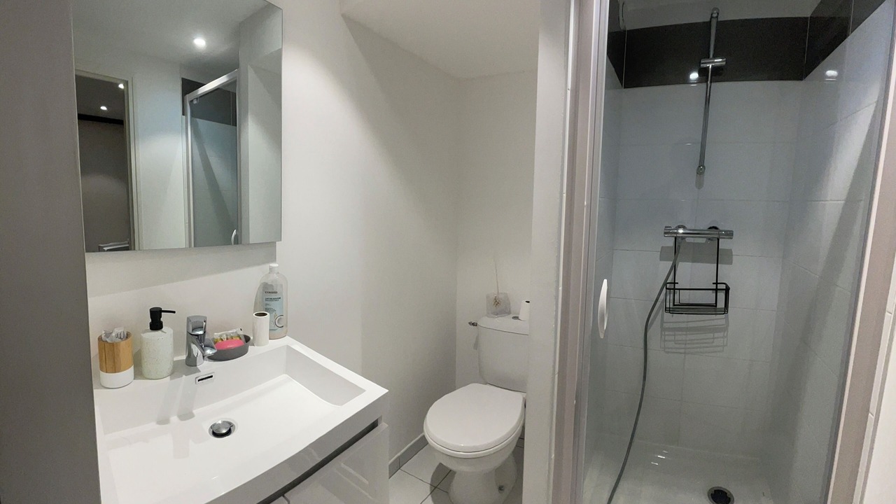 Photo of Bathroom in Lanvallay