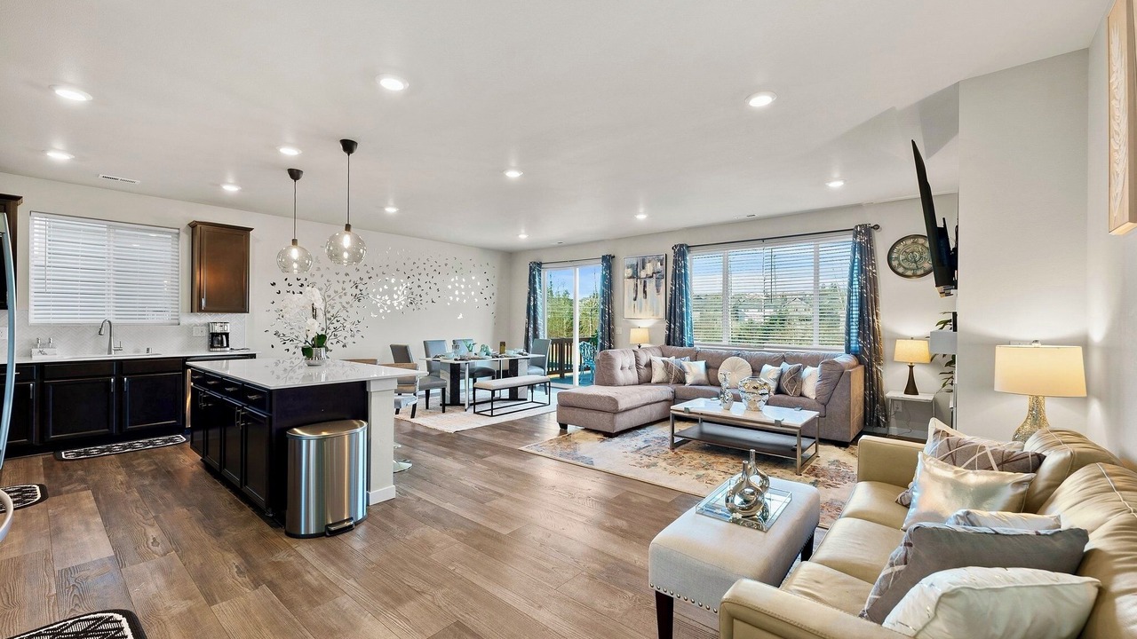 Photo of Livingroom in Spanaway