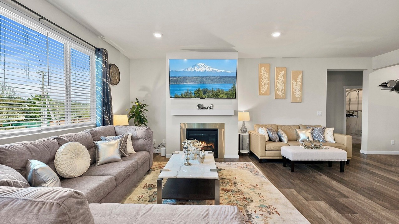 Photo of Livingroom in Spanaway