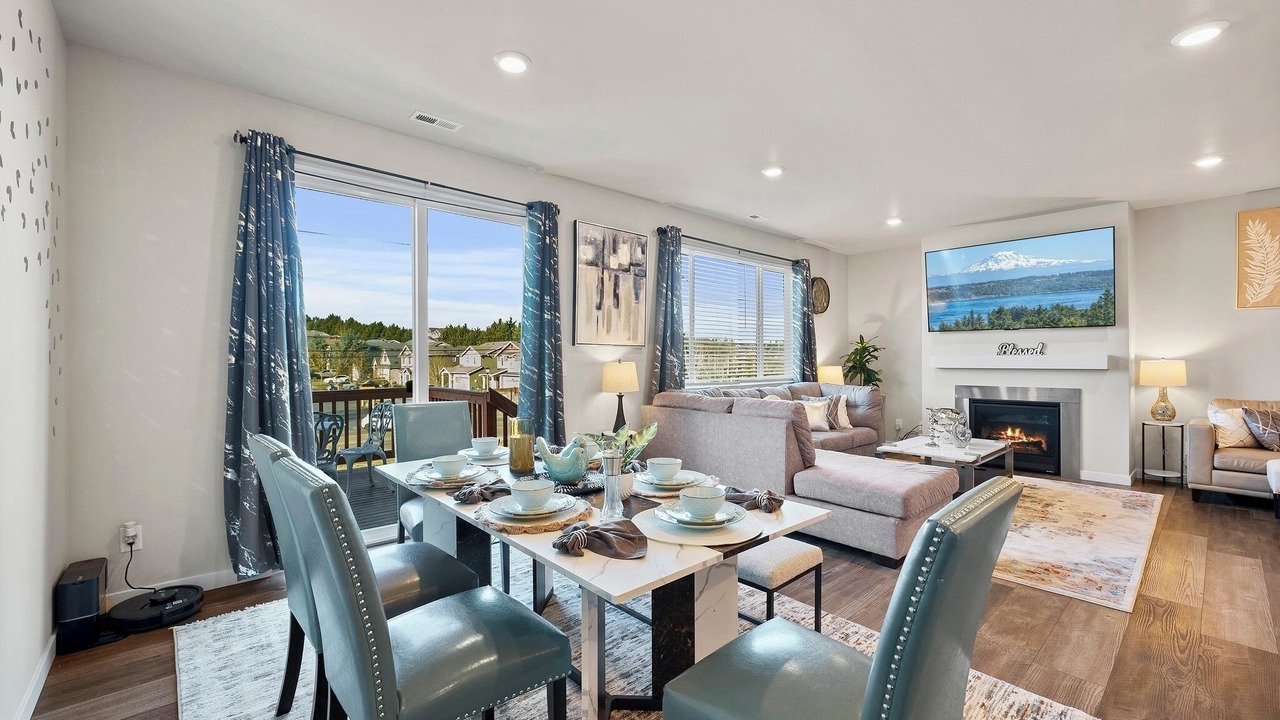 Photo of Livingroom in Spanaway