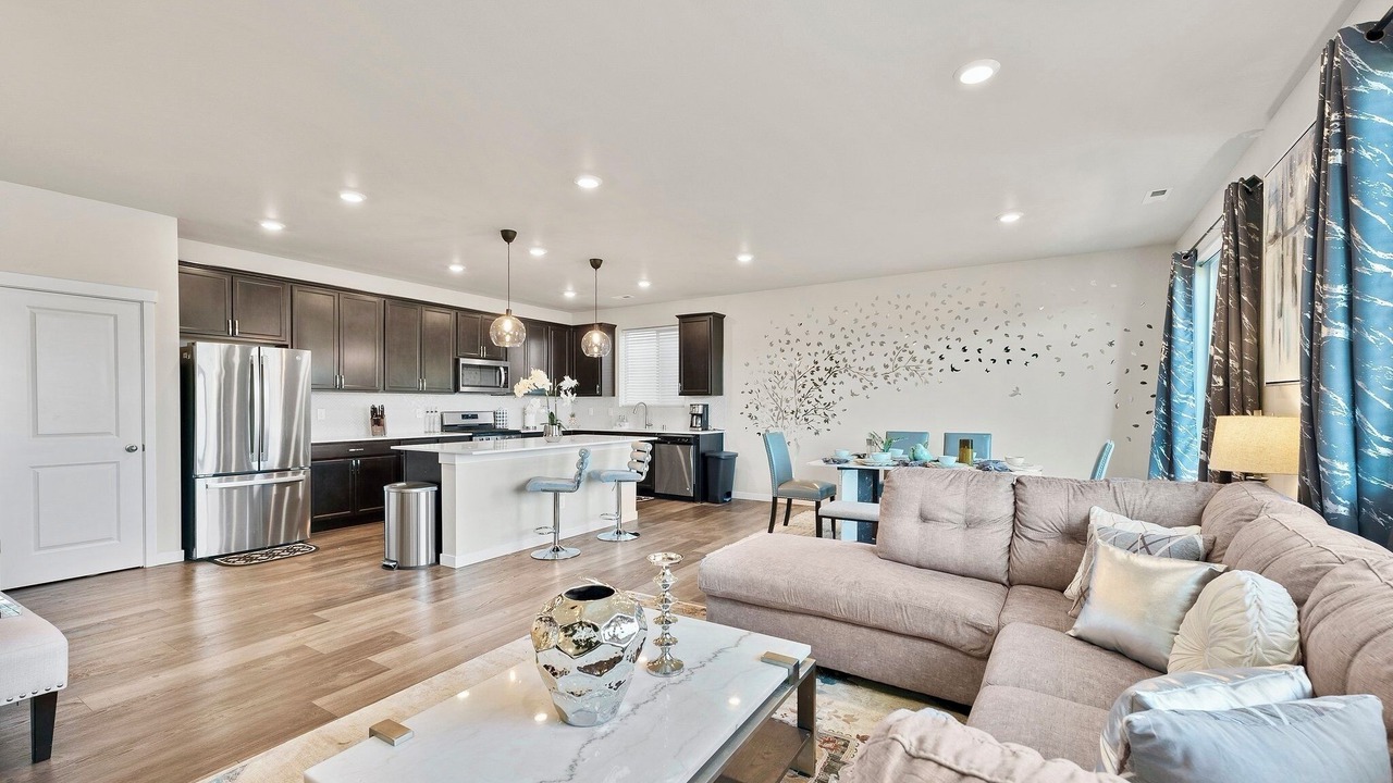 Photo of Livingroom in Spanaway