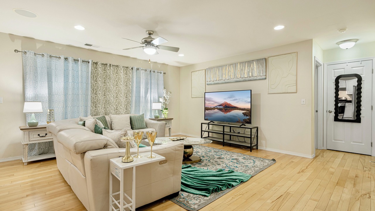 Photo of Livingroom in Union Hill-Novelty Hill