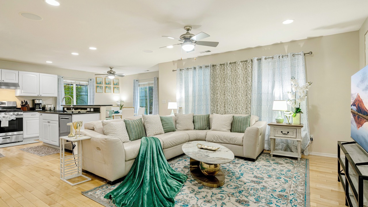 Photo of Livingroom in Union Hill-Novelty Hill