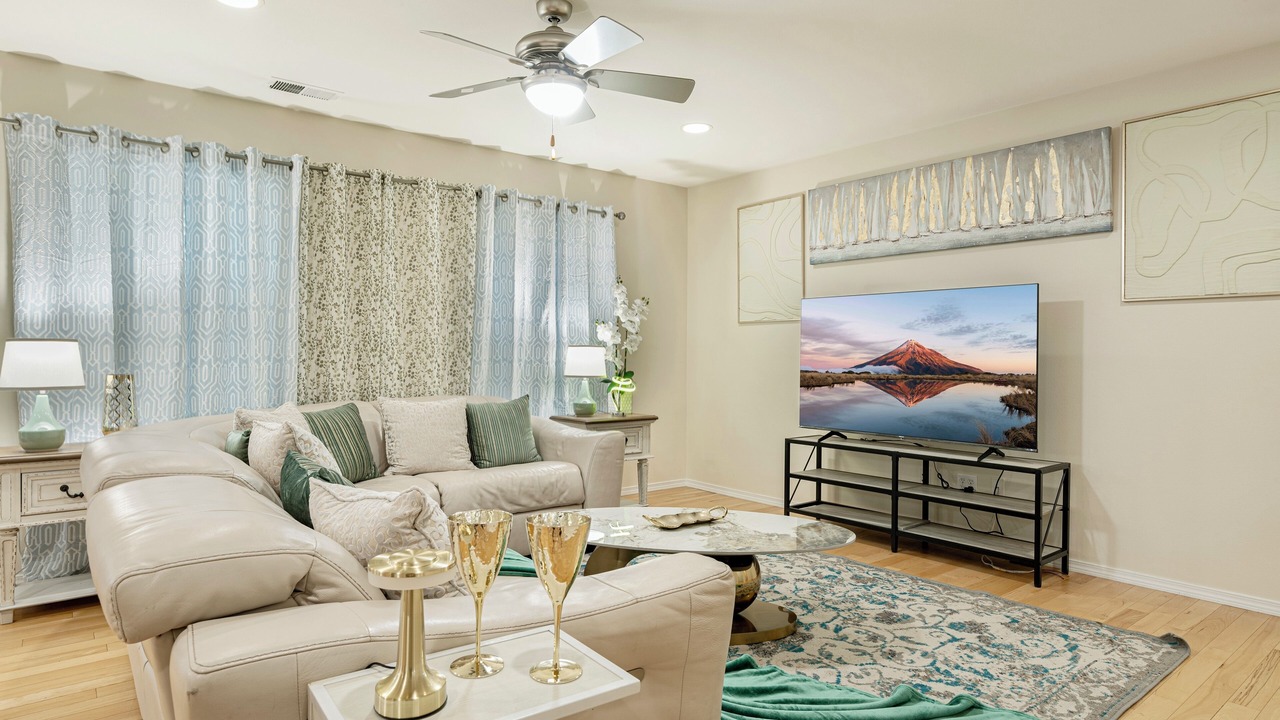 Photo of Livingroom in Union Hill-Novelty Hill