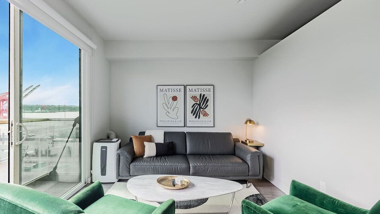 Photo of Others in Pioneer Square