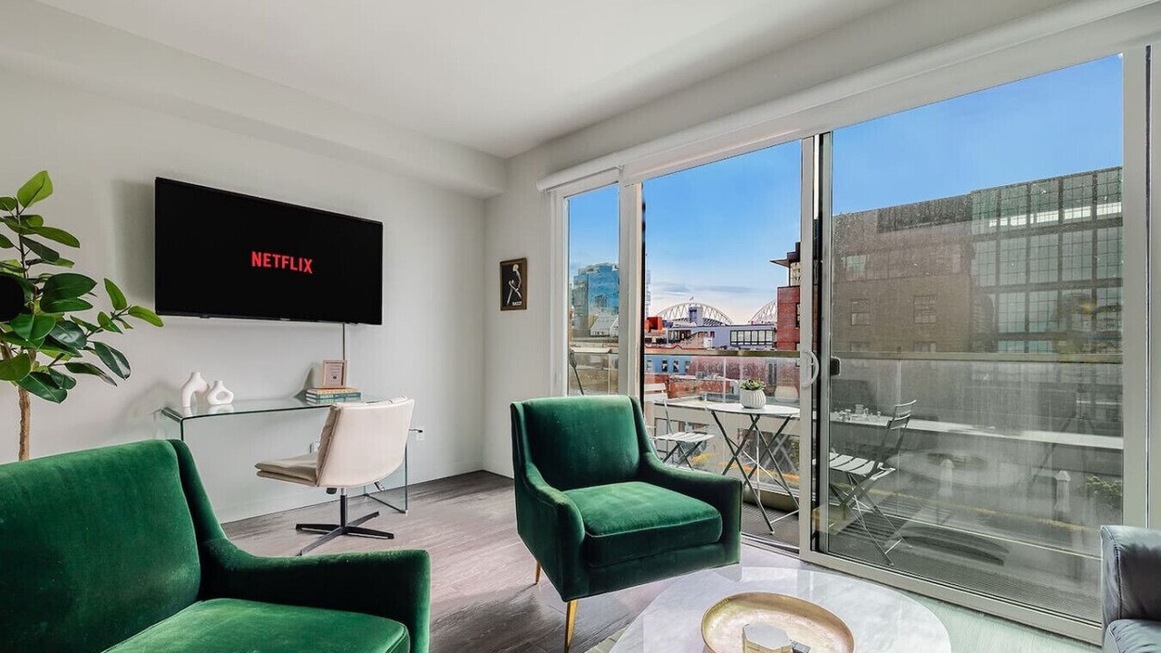 Photo of Others in Pioneer Square