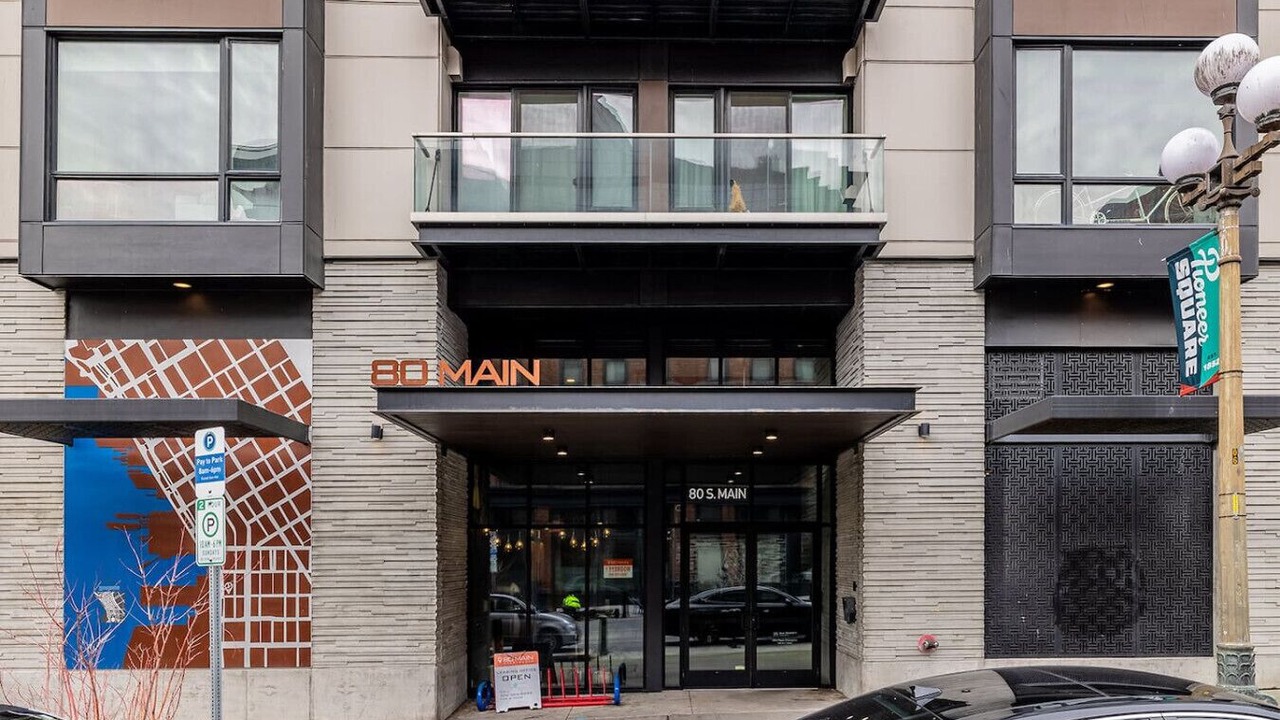 Photo of Others in Pioneer Square