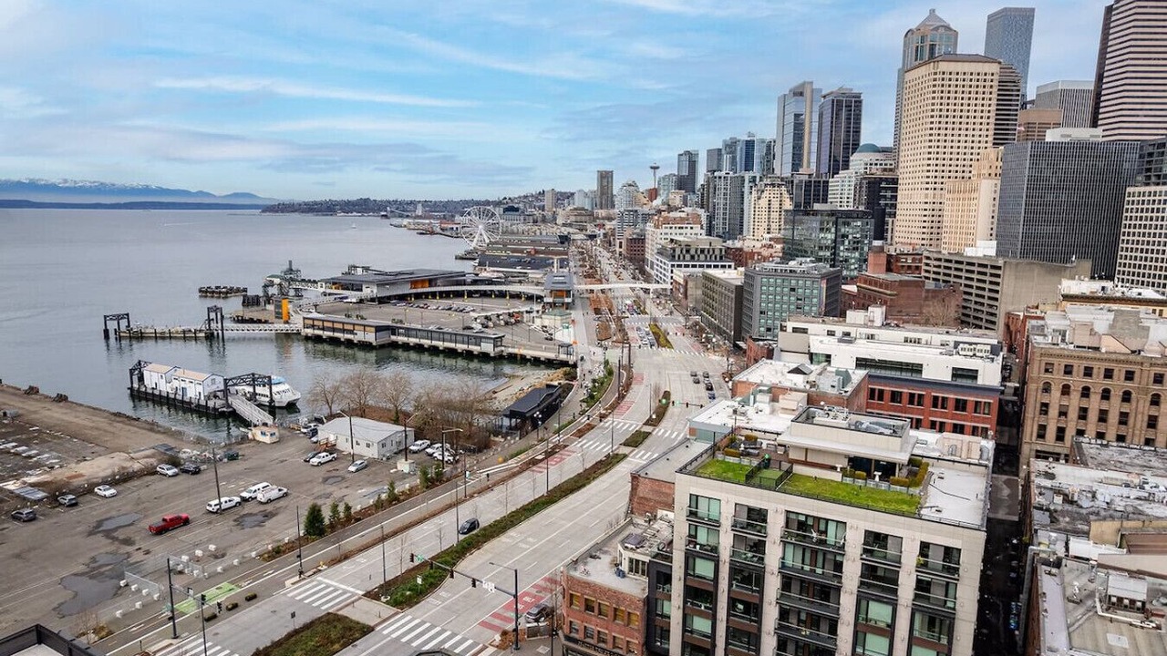 Photo of Others in Pioneer Square