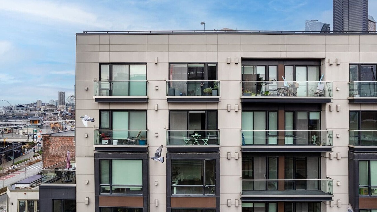 Photo of Others in Pioneer Square