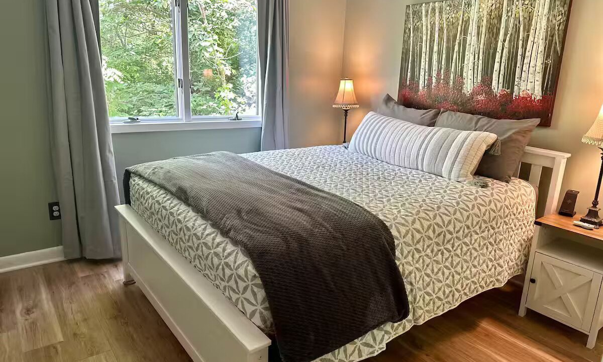 Photo of Bedroom in Berkeley Springs