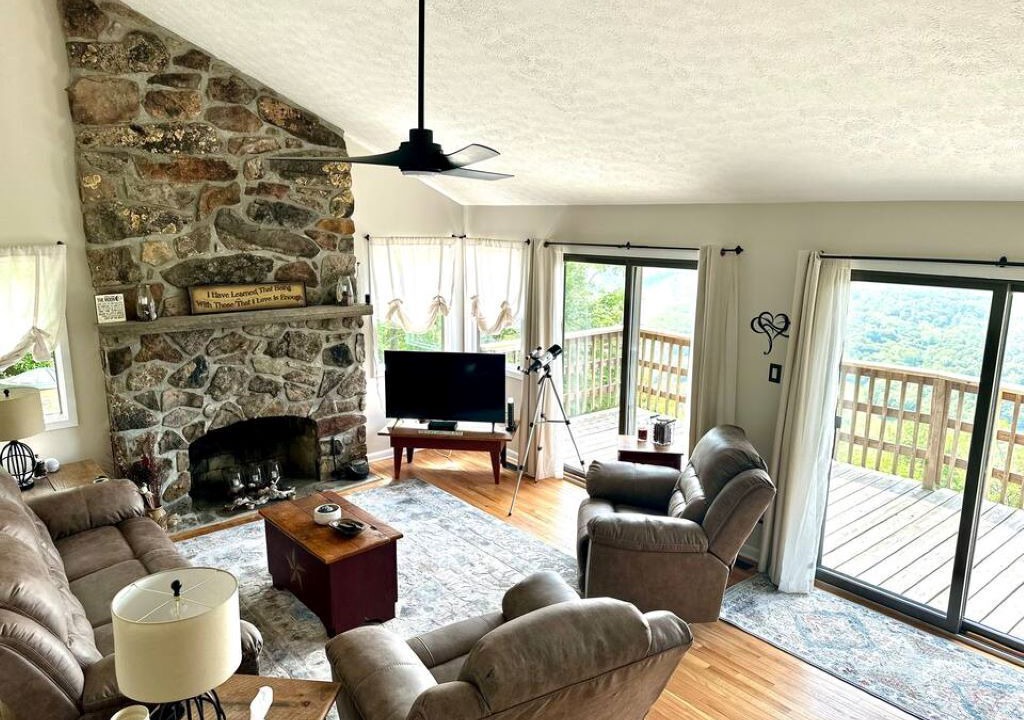 Photo of Livingroom in Berkeley Springs