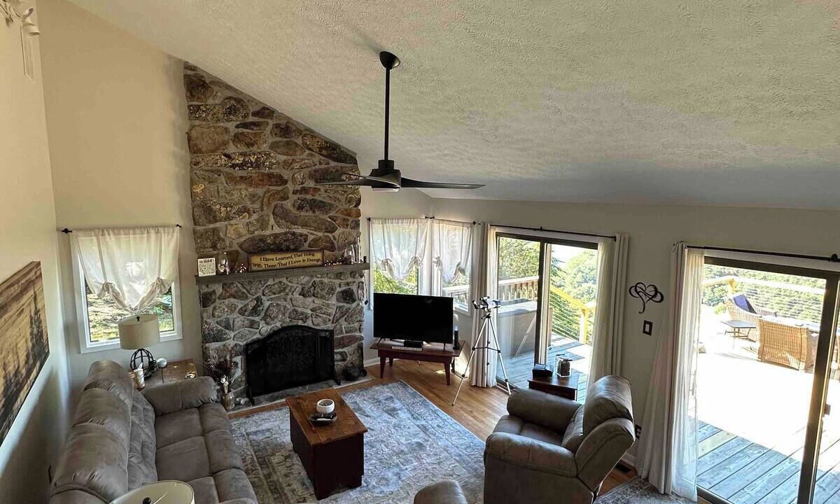 Photo of Livingroom in Berkeley Springs