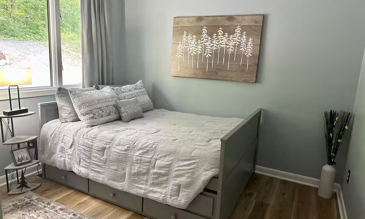 Photo of Bedroom in Berkeley Springs