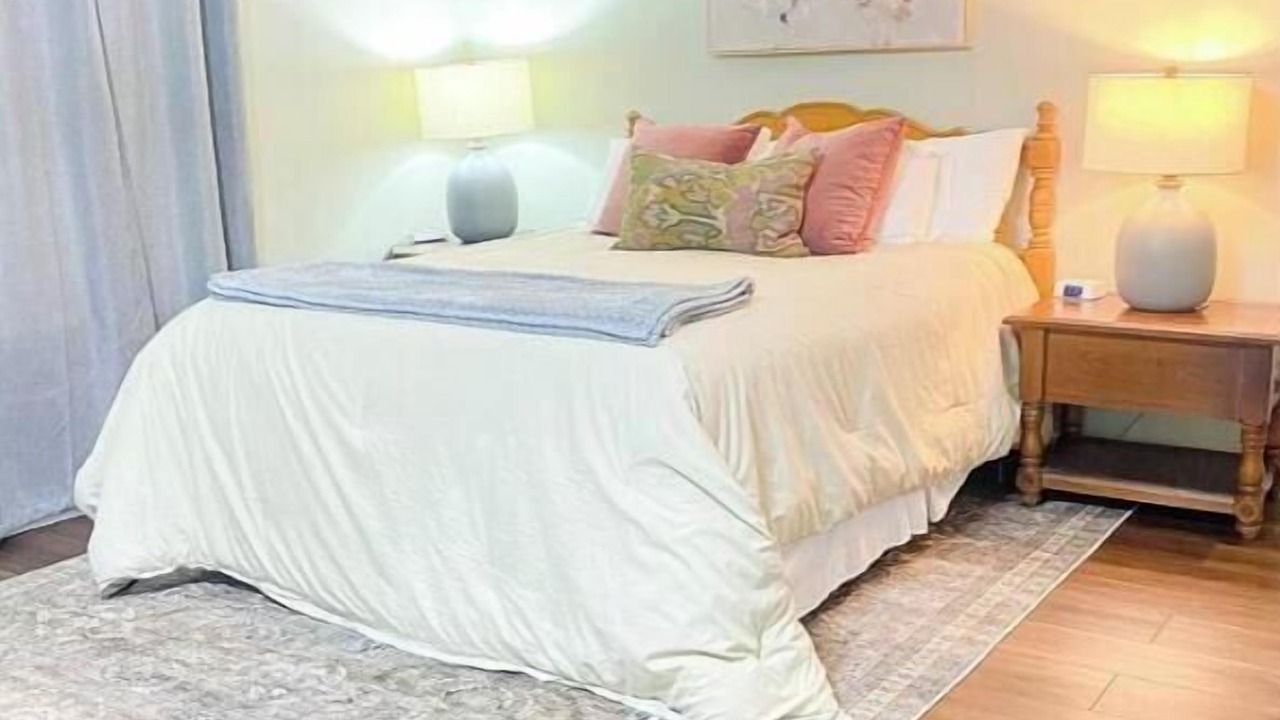 Photo of Bedroom in Whitney