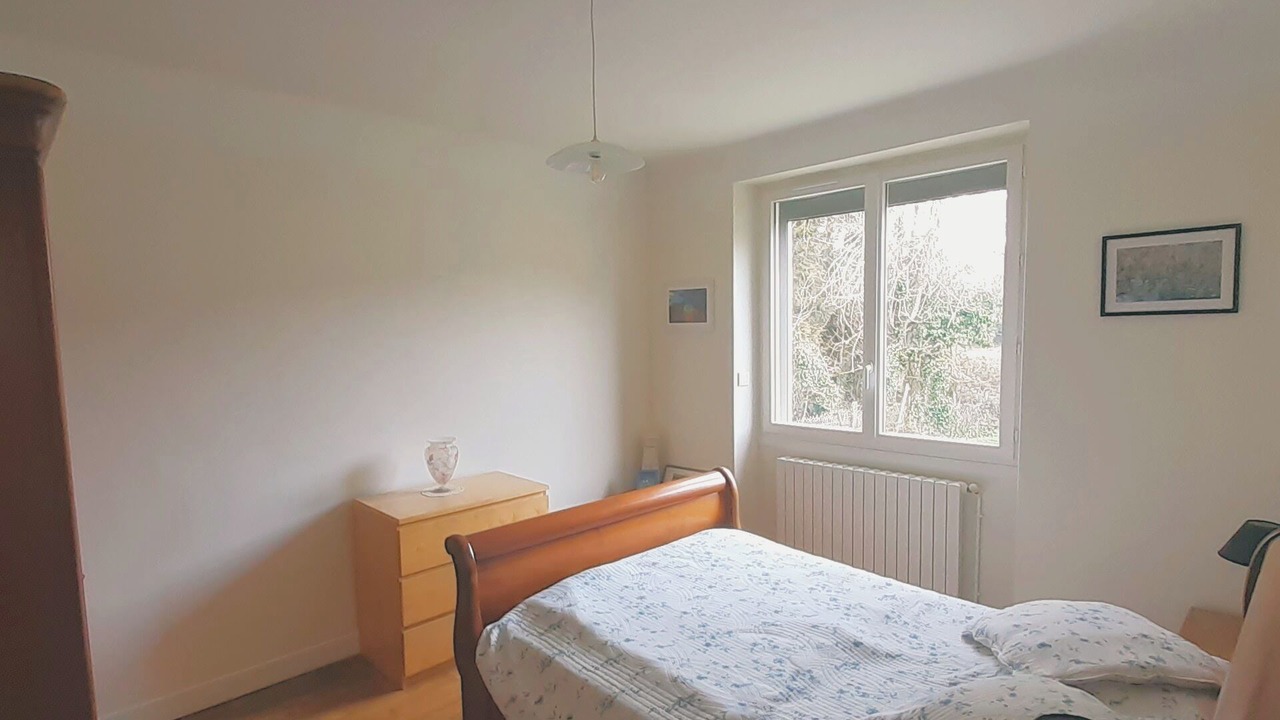 Photo of Bedroom in Saint-Julien-de-Lampon