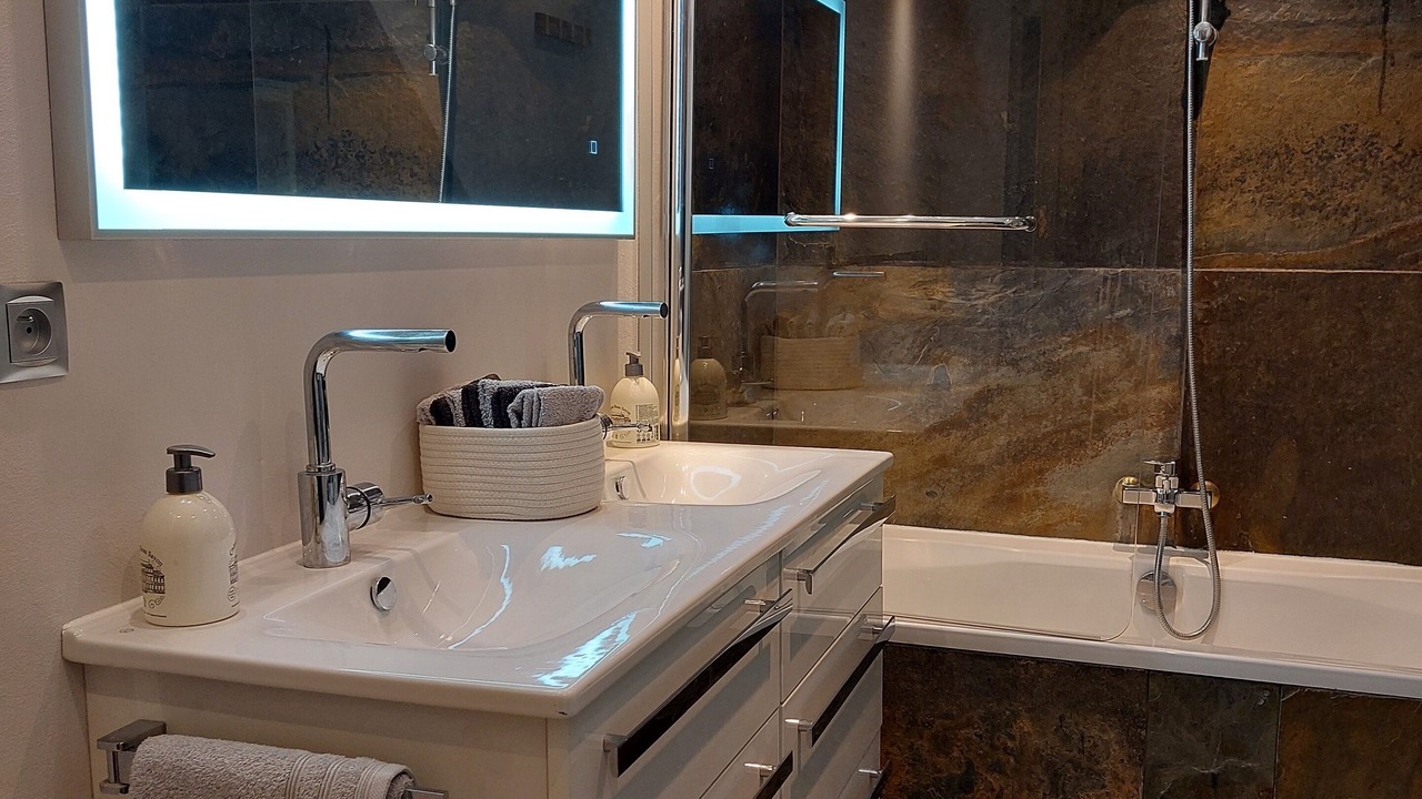 Photo of Bathroom in Fontainebleau