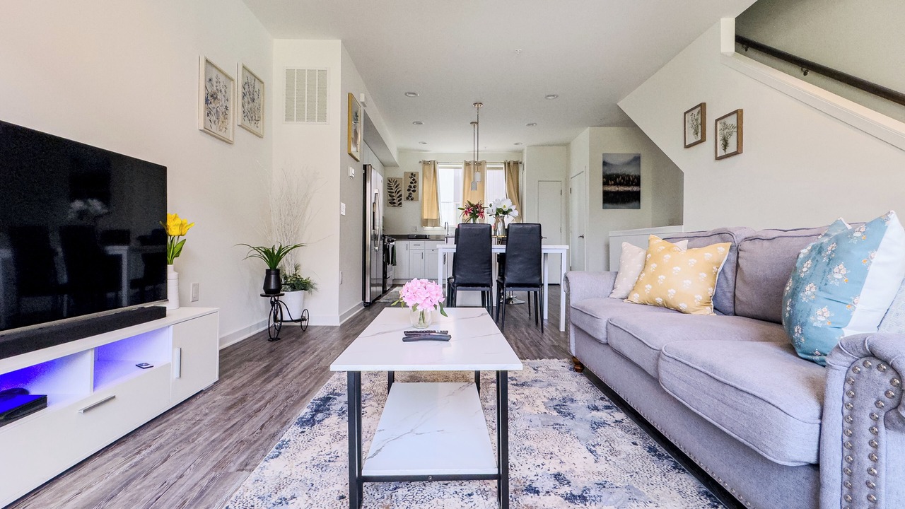 Photo of Livingroom in Olde Richmond