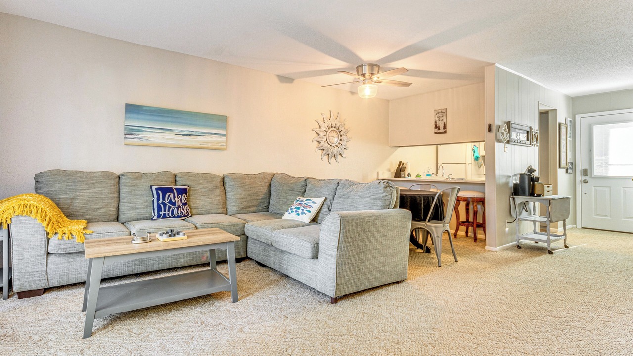 Photo of Livingroom in Fairfield Bay