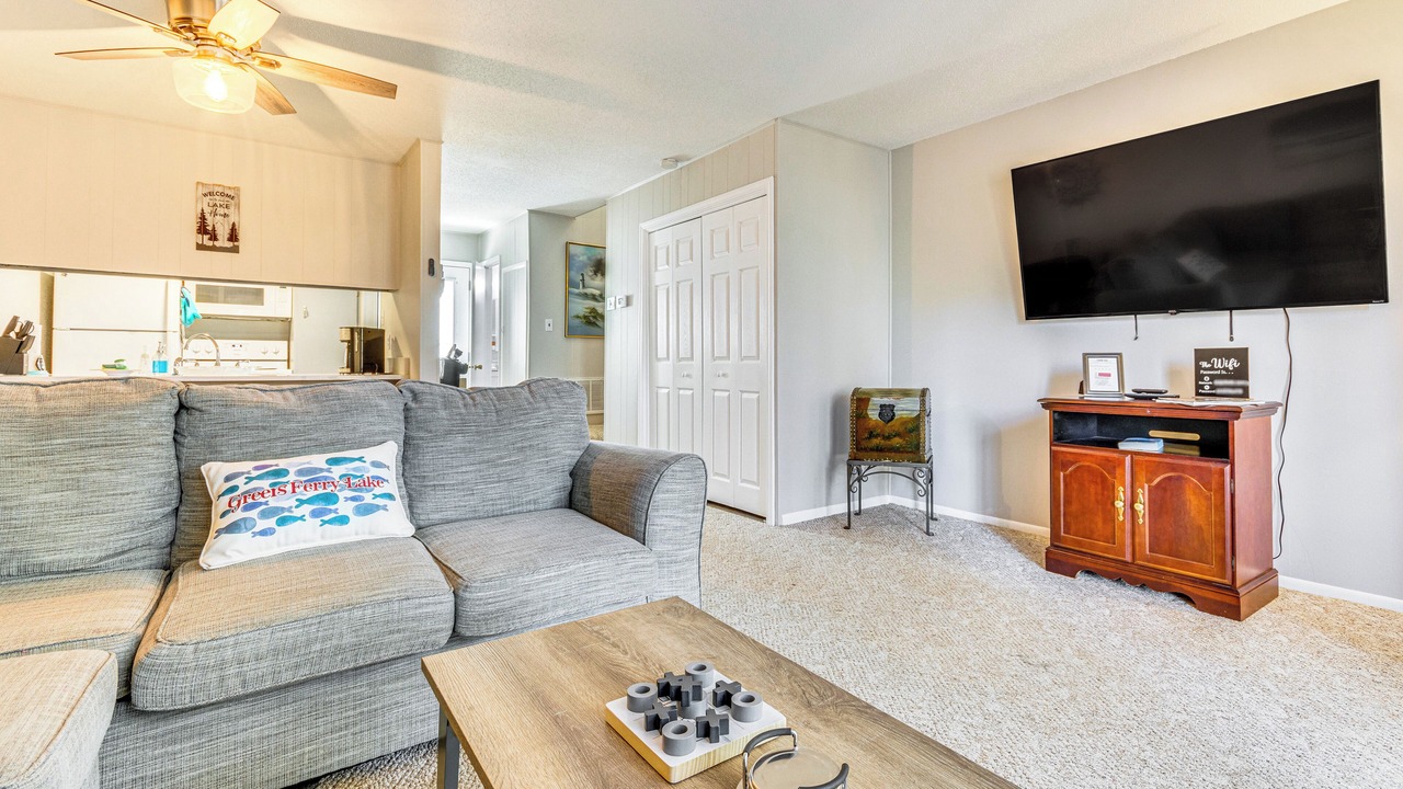 Photo of Livingroom in Fairfield Bay
