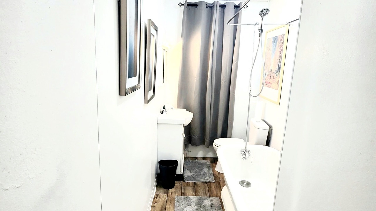 Photo of Bathroom in East Avenue