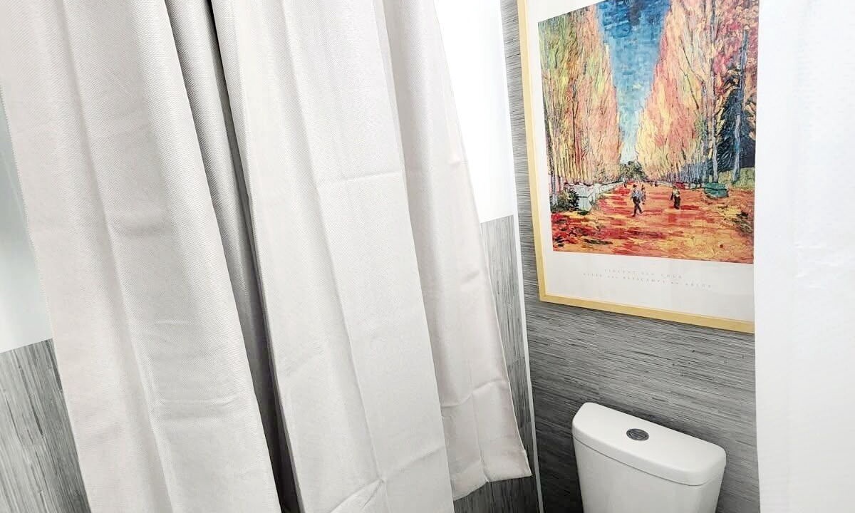 Photo of Bathroom in East Avenue