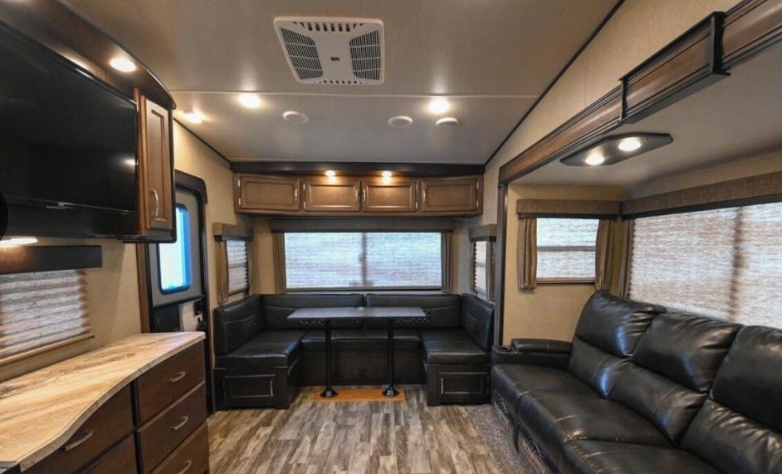 Photo of Livingroom in Moodys