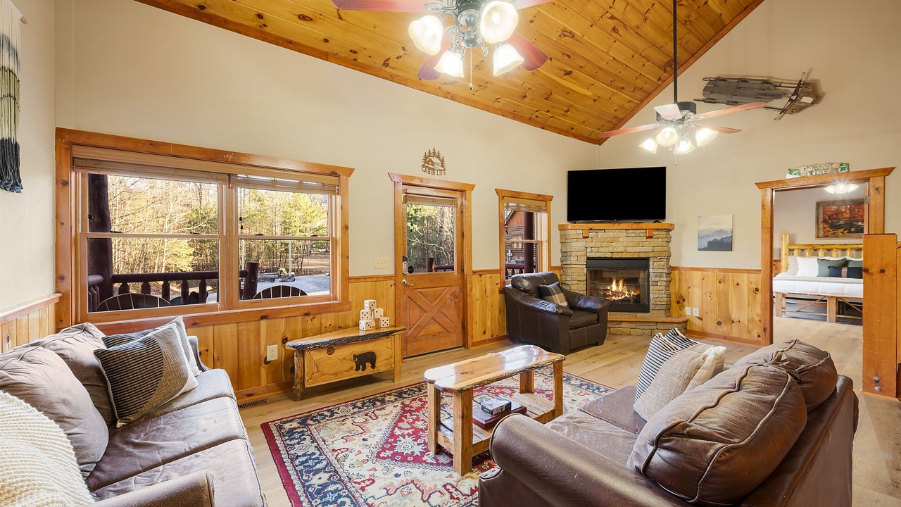 Photo of Livingroom in Cosby