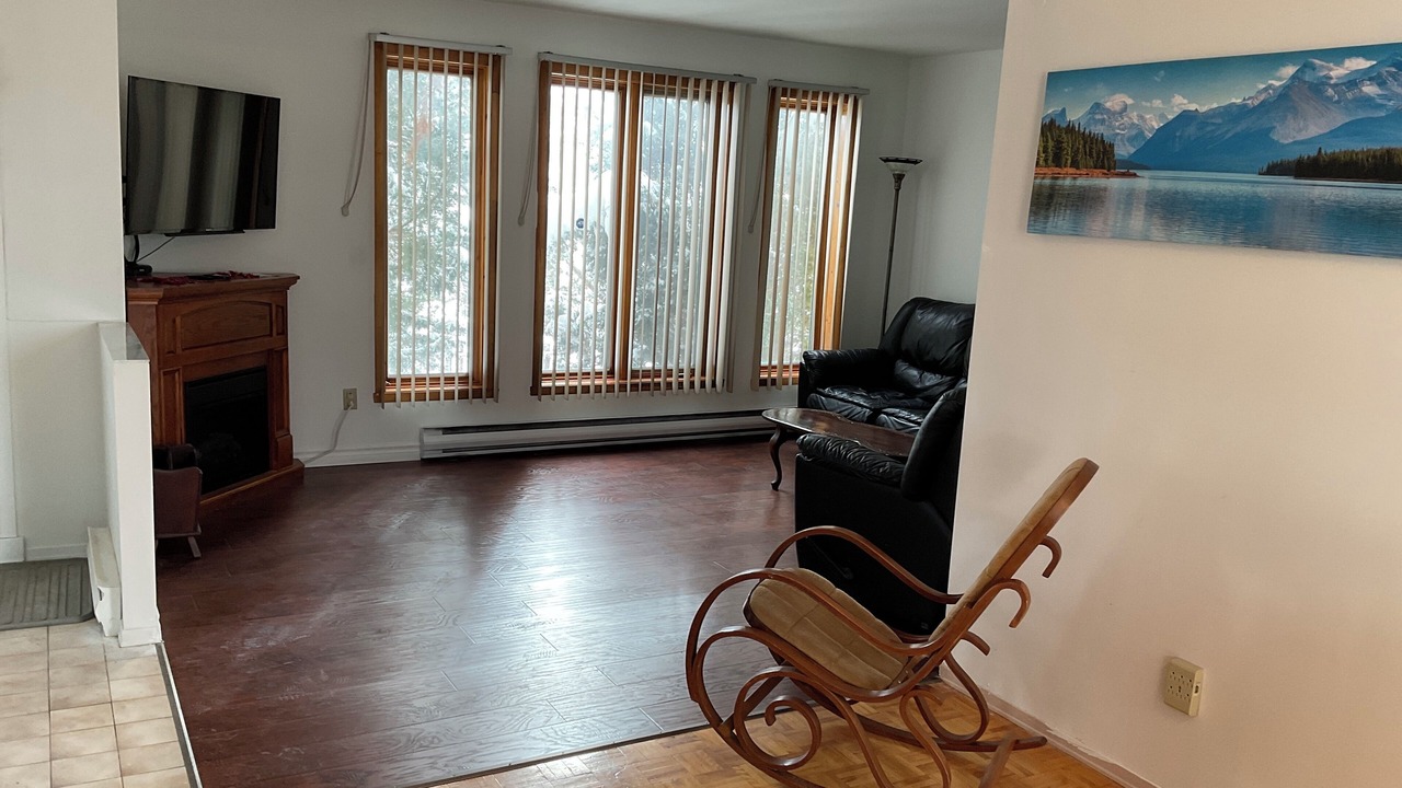 Photo of Livingroom in Fabreville