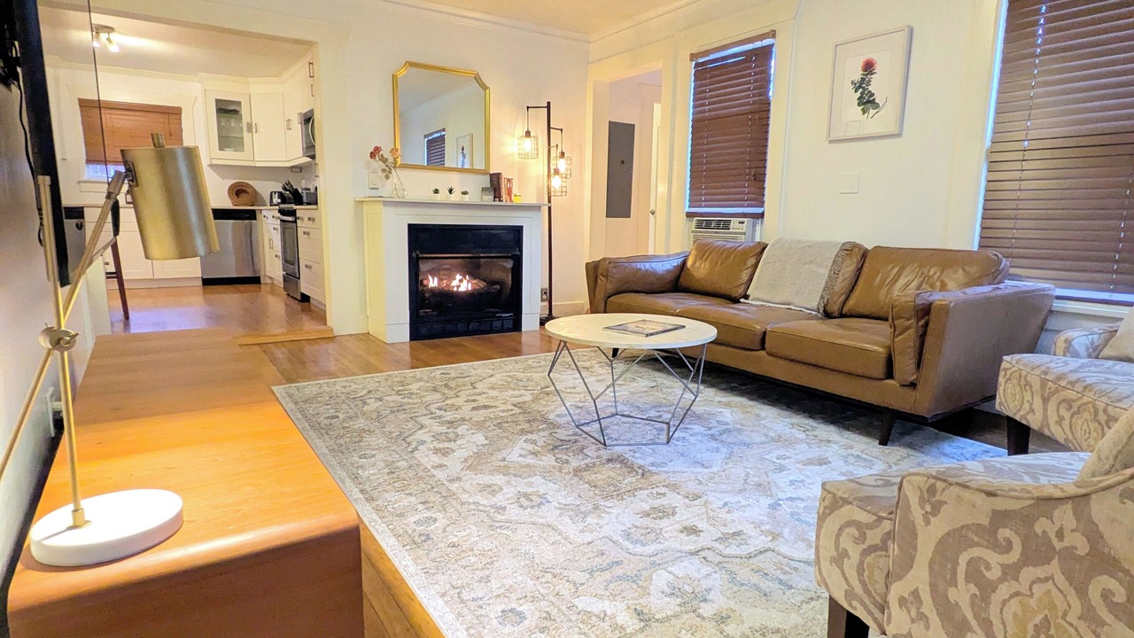 Photo of Livingroom in Loyal Heights