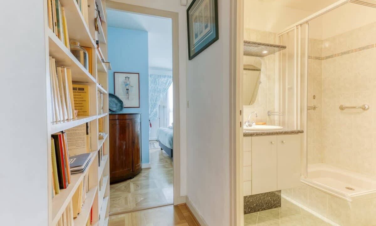 Photo of Bathroom in Saint-Fargeau