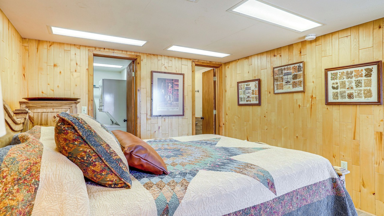 Photo of Bedroom in Lander