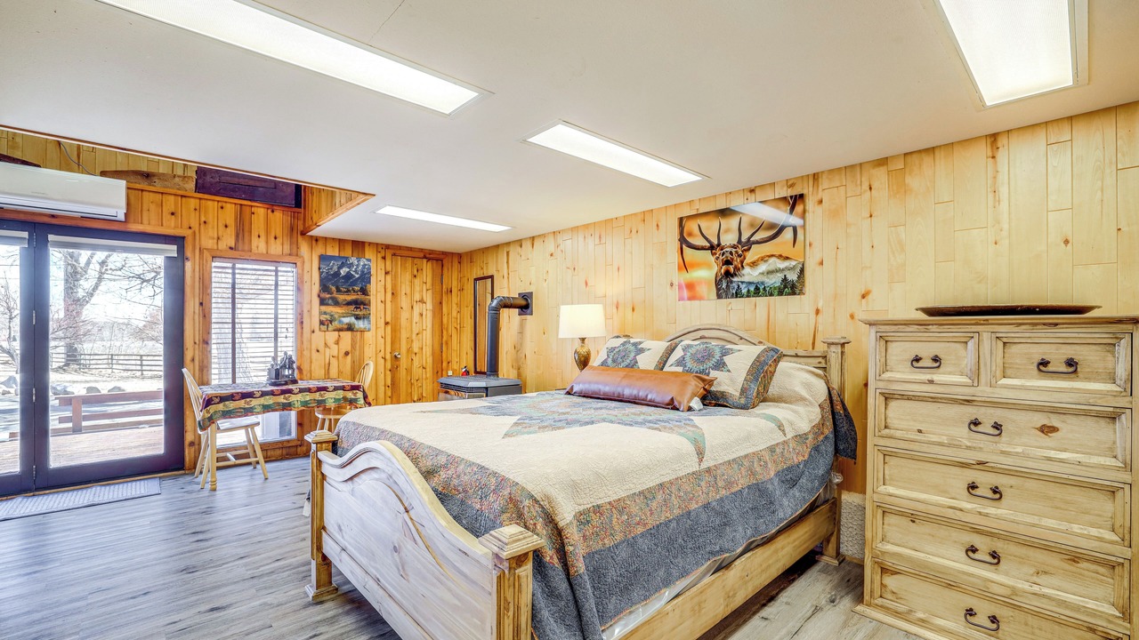 Photo of Bedroom in Lander
