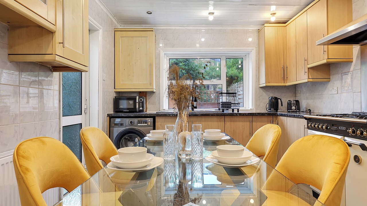 Photo of Kitchen in Leabridge